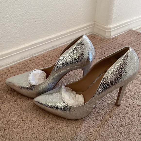 Abound 7M shiny silver heels - Picture 2 of 6
